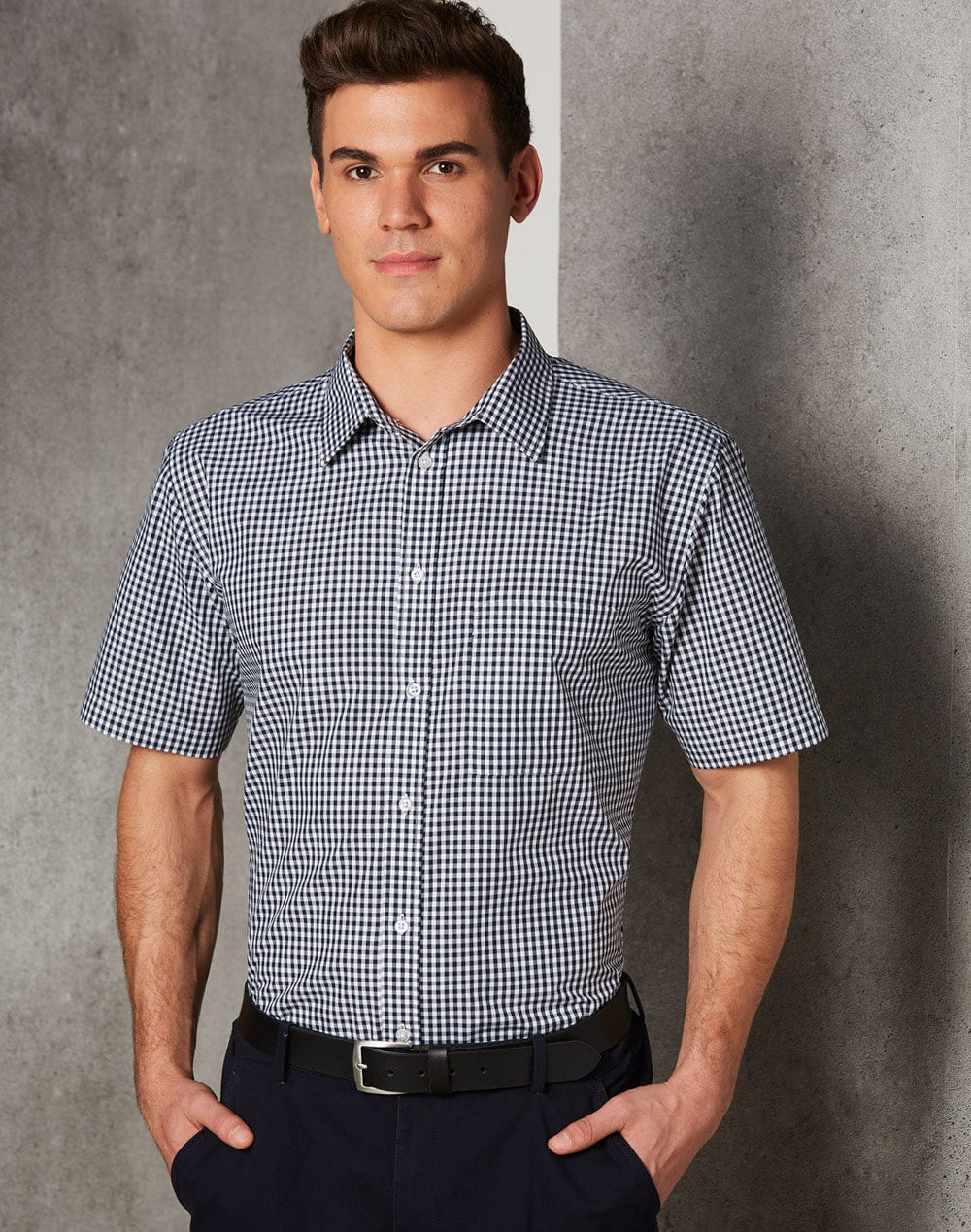 Benchmark M7300S Men’s Gingham Check Short Sleeve Shirt - WEARhouse